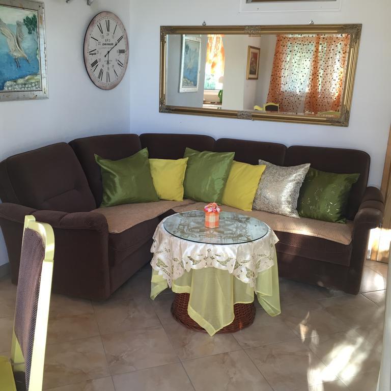 Apartment Greis Razanj Exterior photo